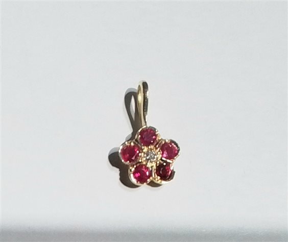Pendant Soprana Woman in Yellow Gold FIORE RUBINI - FIORE RUBINI